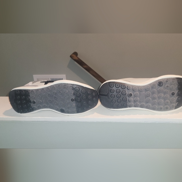 Vintage Havana Run Sneaker - Picture 9 of 11